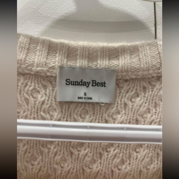 Aritzia Sunday Best Peggy Cropped Sweater (Small, Whisper White) - Picture 4 of 9
